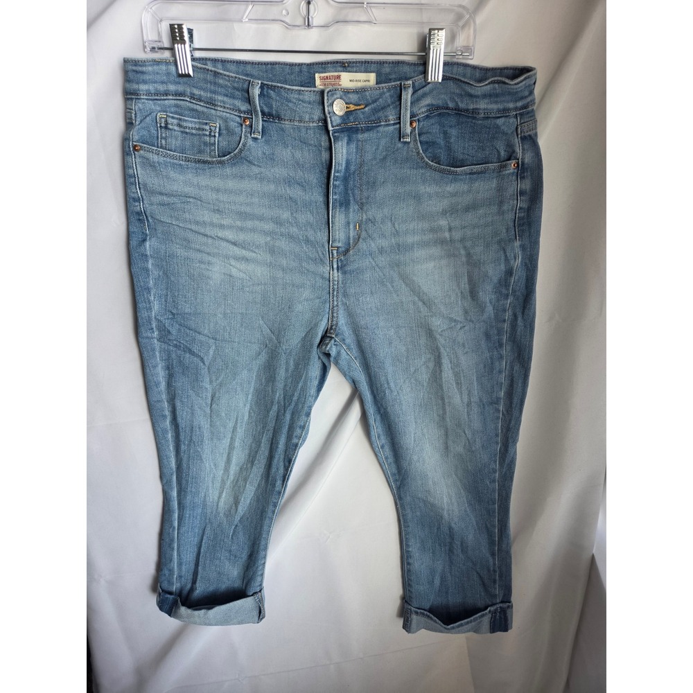 Signature by Levi Strauss & Co Womens Mid-Rise Capri Jeans
